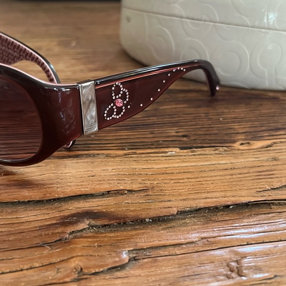 COACH SUNGLASSES BURGANDY “Susie” with pink accent - Picture 7 of 16